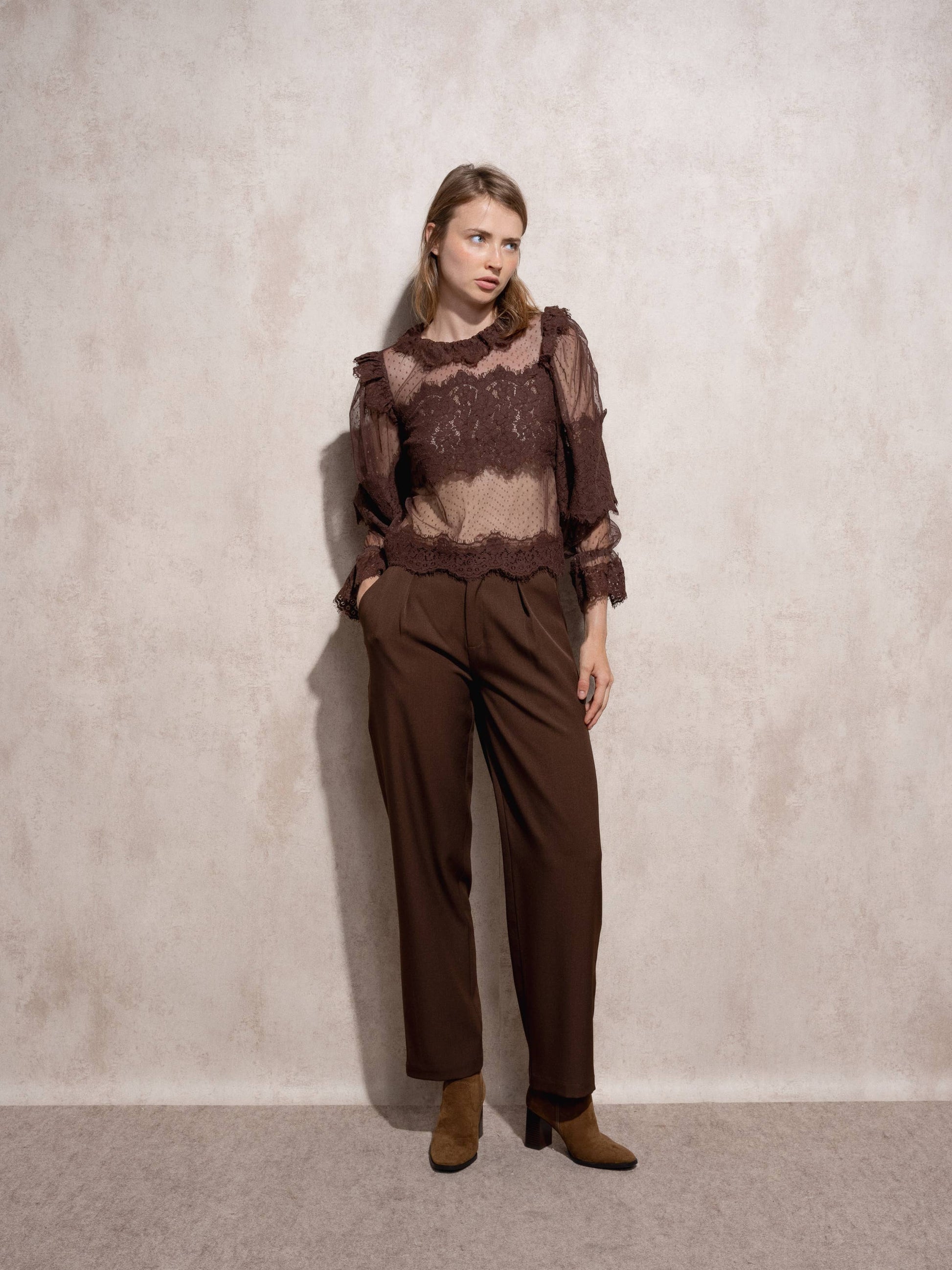 Pantaloni a pieghe a vita alta da donna
