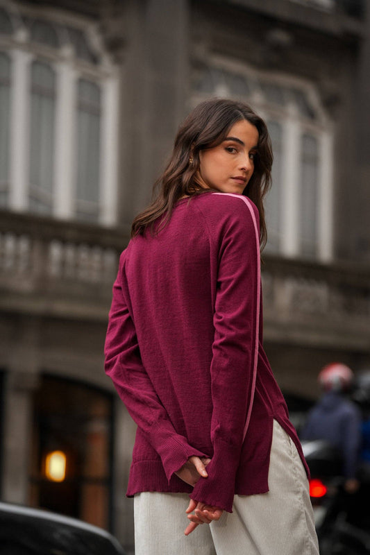 Maglia bordeaux con righe laterali a contrasto