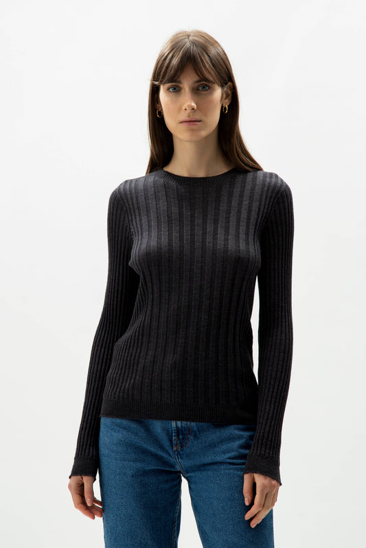 Maglione girocollo a costine in lana merino extra fine