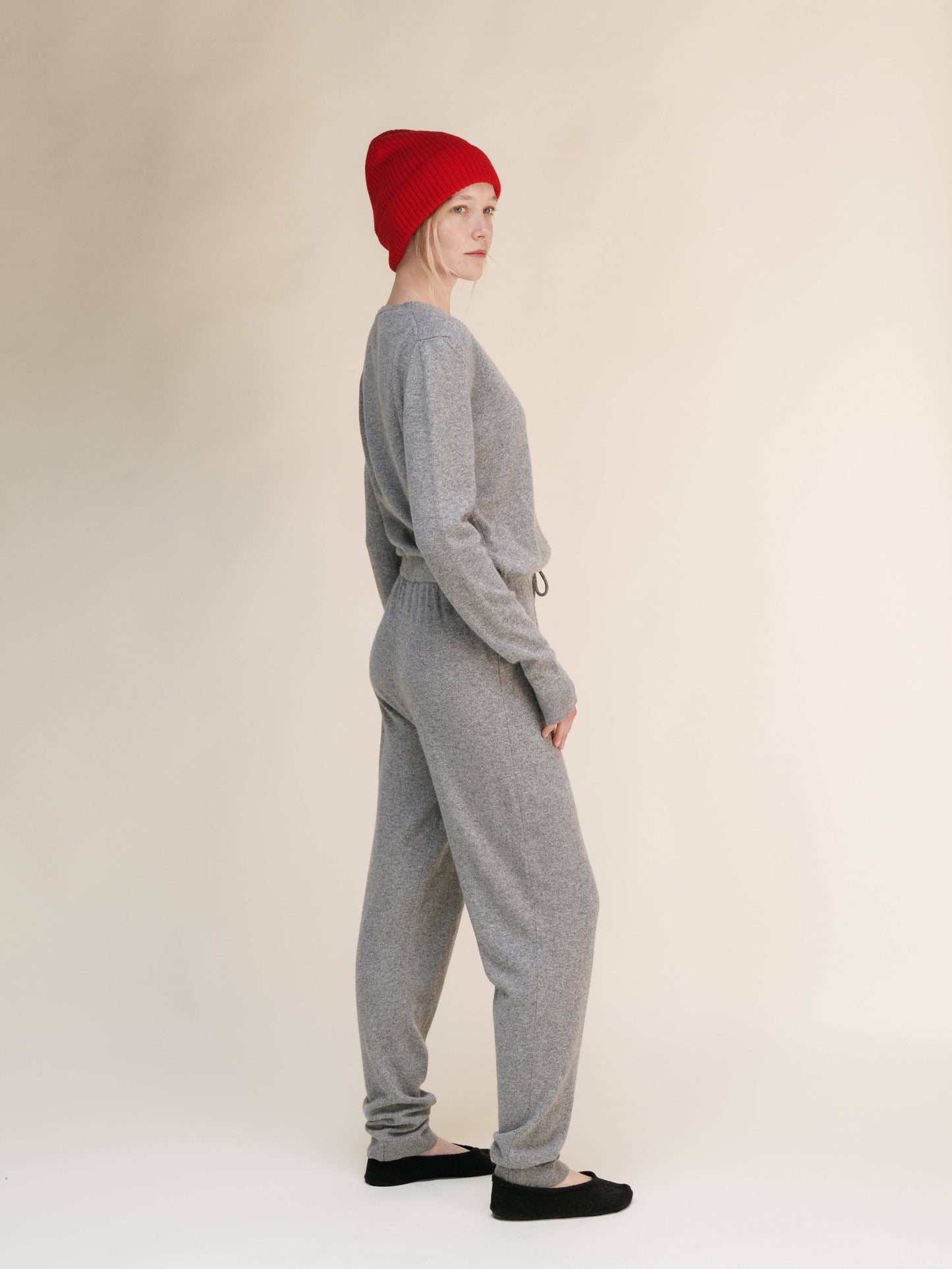 Tuta in misto cashmere con scollo a V