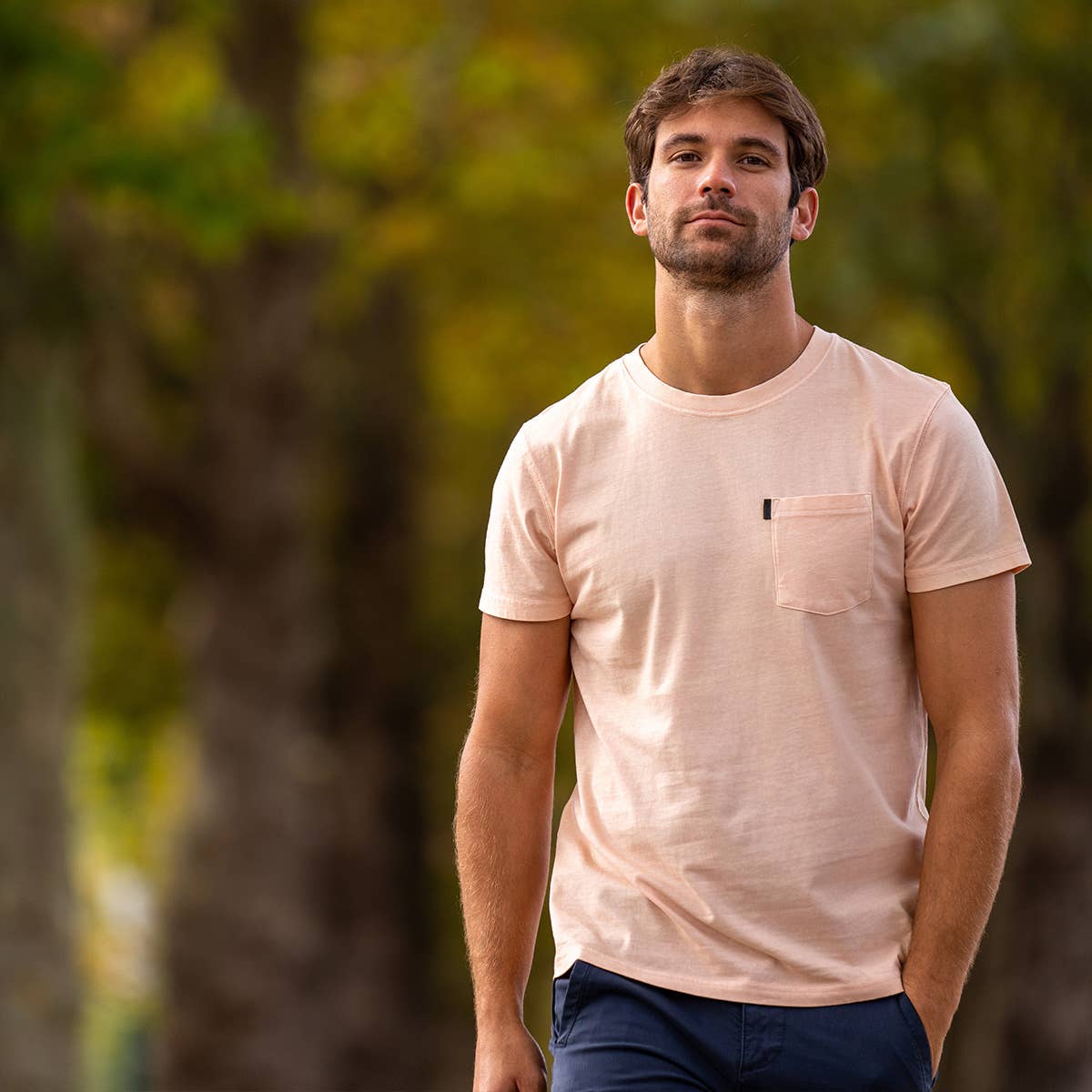 T-shirt in cotone biologico rosa chiaro con taschino