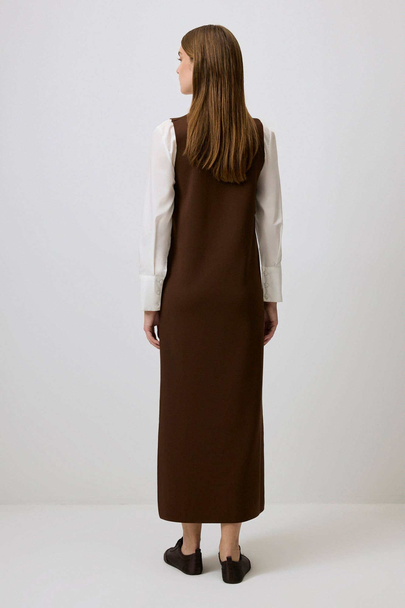 Abito gilet lungo in maglia marrone