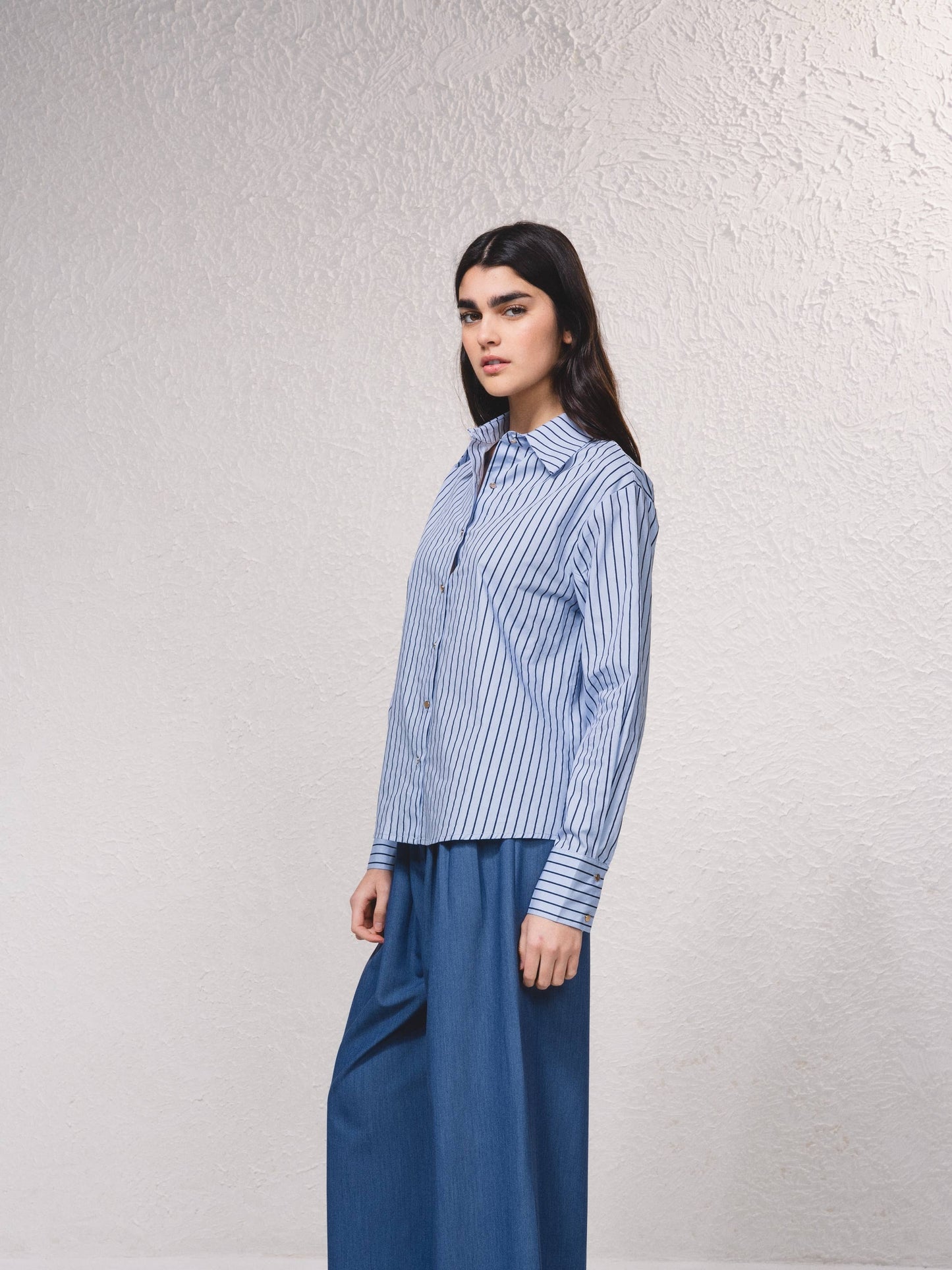 Blusa classica a righe in cotone