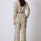 Completo coordinato animalier con camicia e pantaloni a vita alta