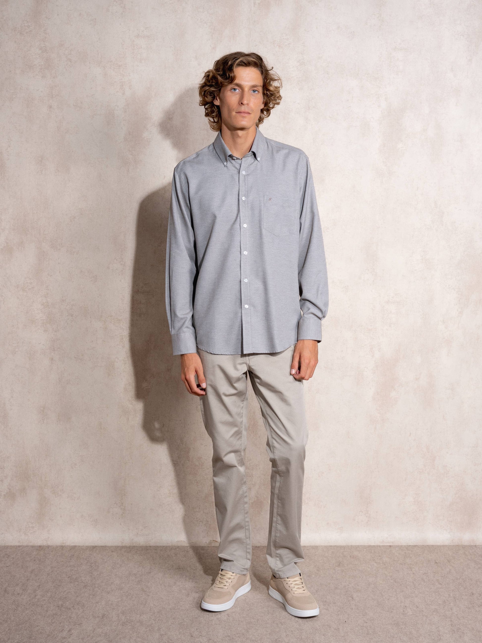 Camicia uomo in cotone misto con colletto button-down