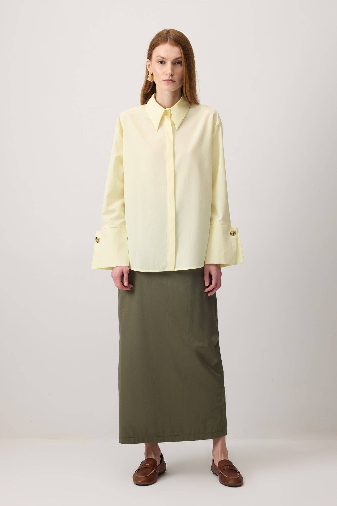 Camicia corta in popeline con polsini larghi