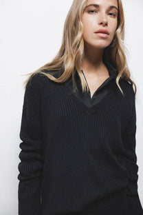Maglione a coste con scollo a V