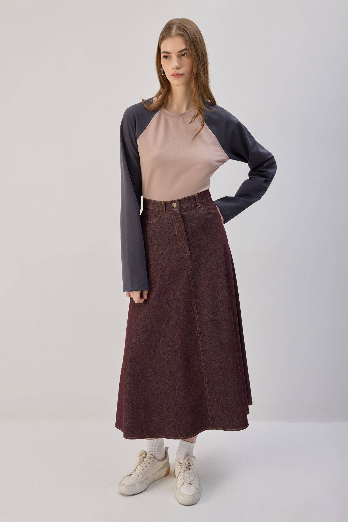 Felpa corta bicolor con manica raglan