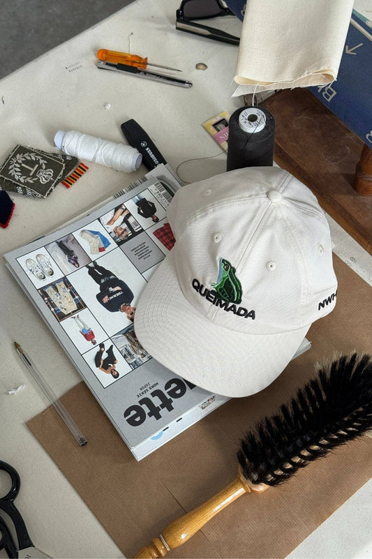 Cappellino baseball in cotone biologico con ricamo rana