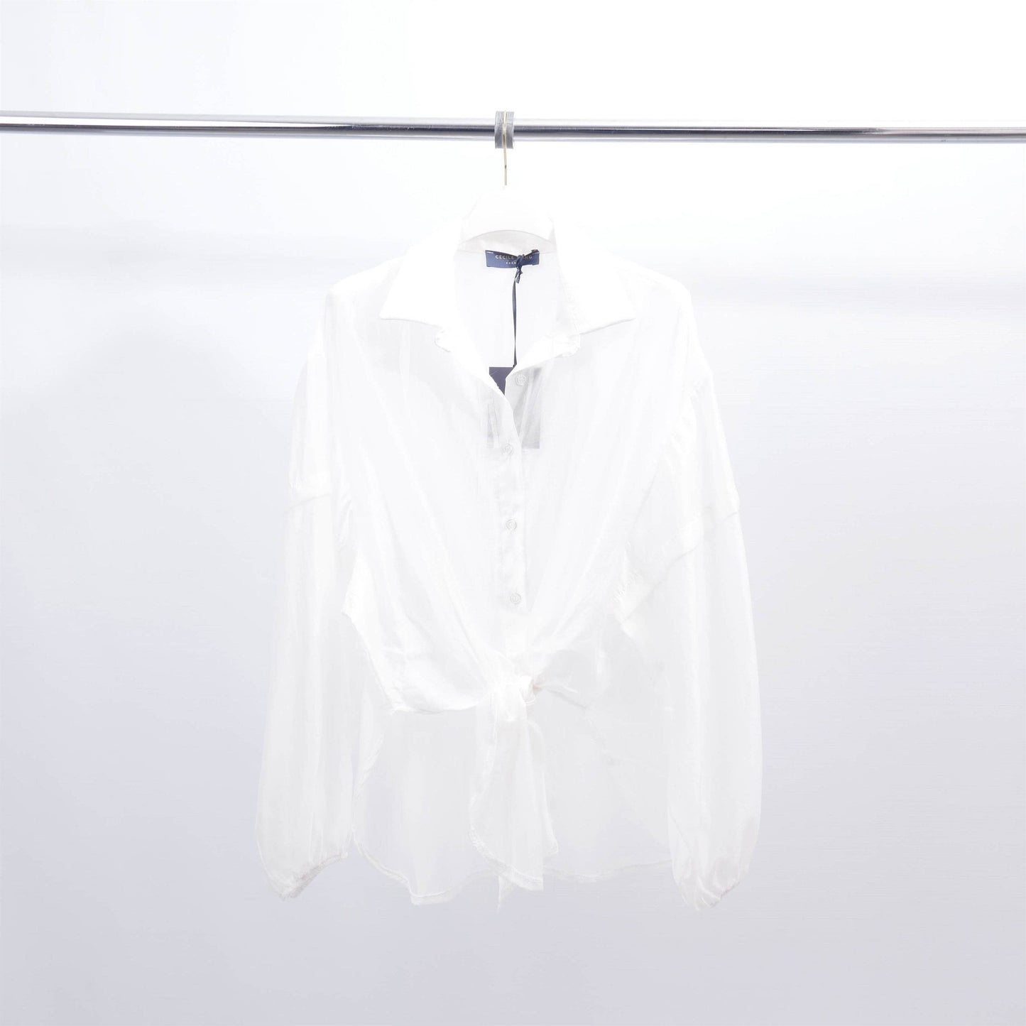 Camicia trasparente con nodo