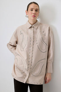Camicia lunga in cotone con borchie