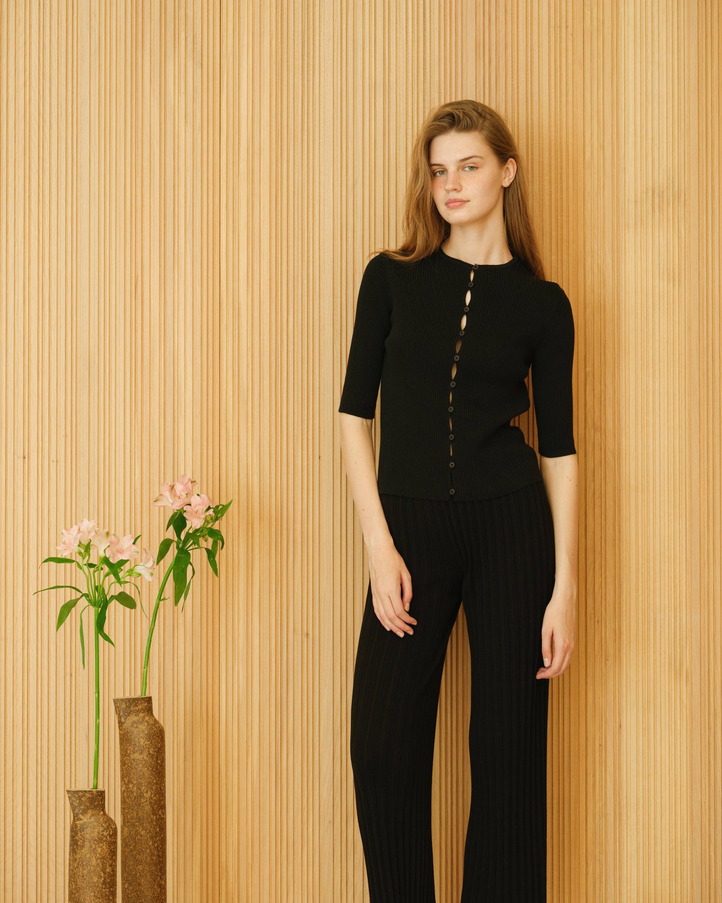 Cardigan a coste in cotone fine con maniche corte