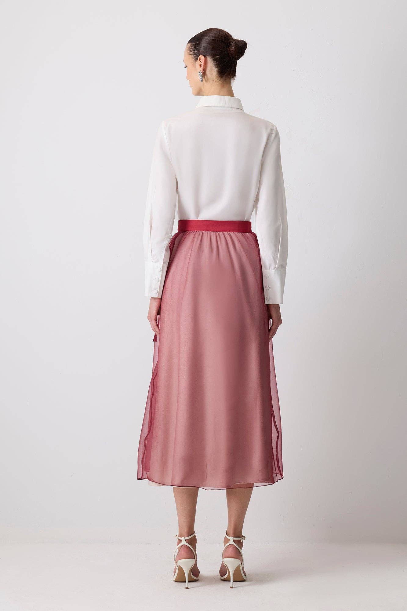 Gonna midi in organza con maxi tasche e cintura