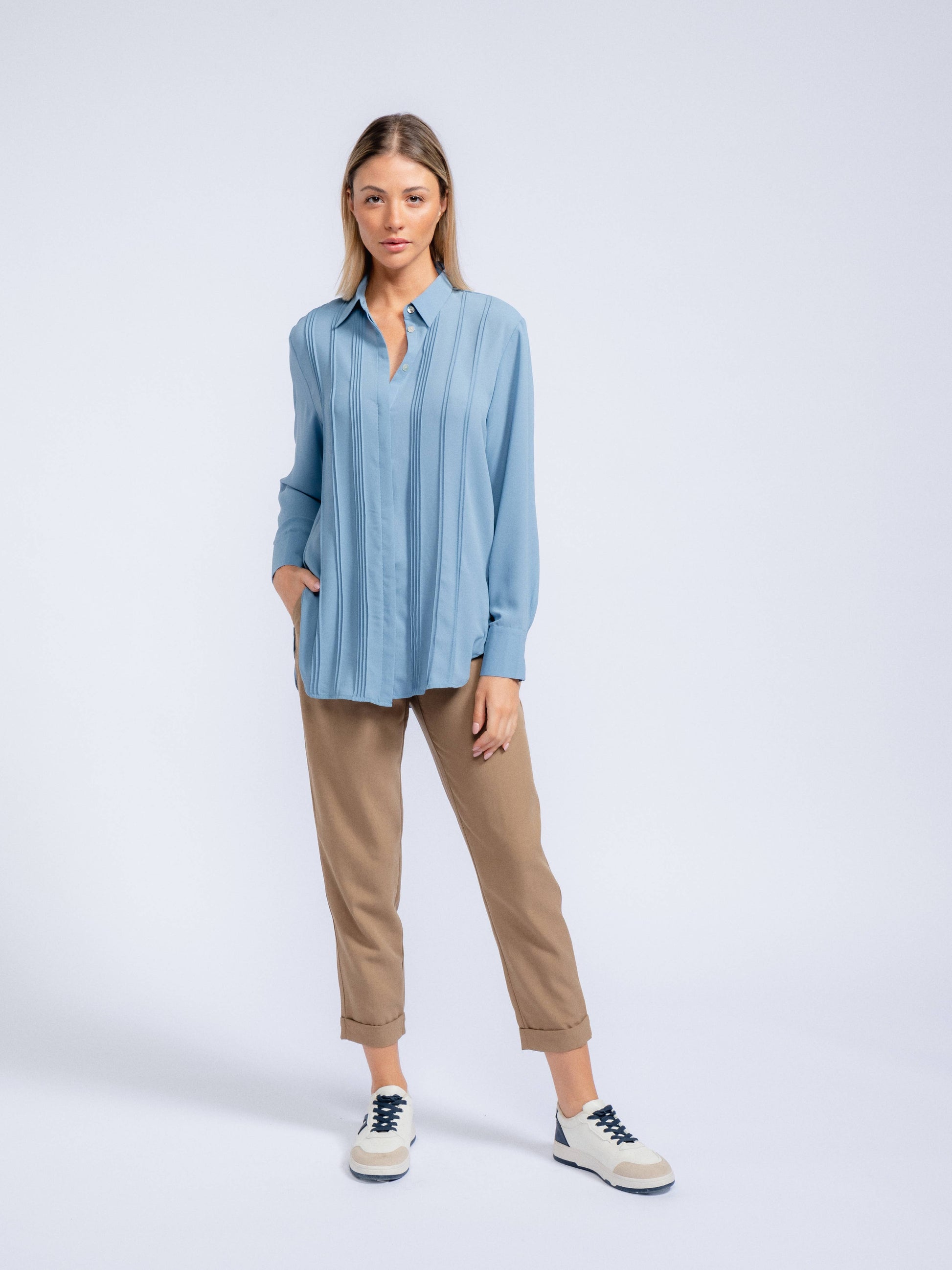 Blusa donna in poliestere con pieghe e colletto