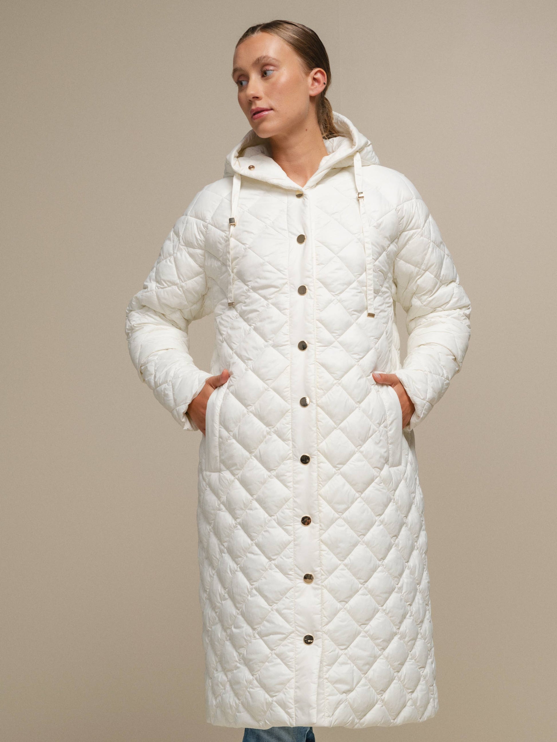 Cappotto trapuntato lungo con cappuccio