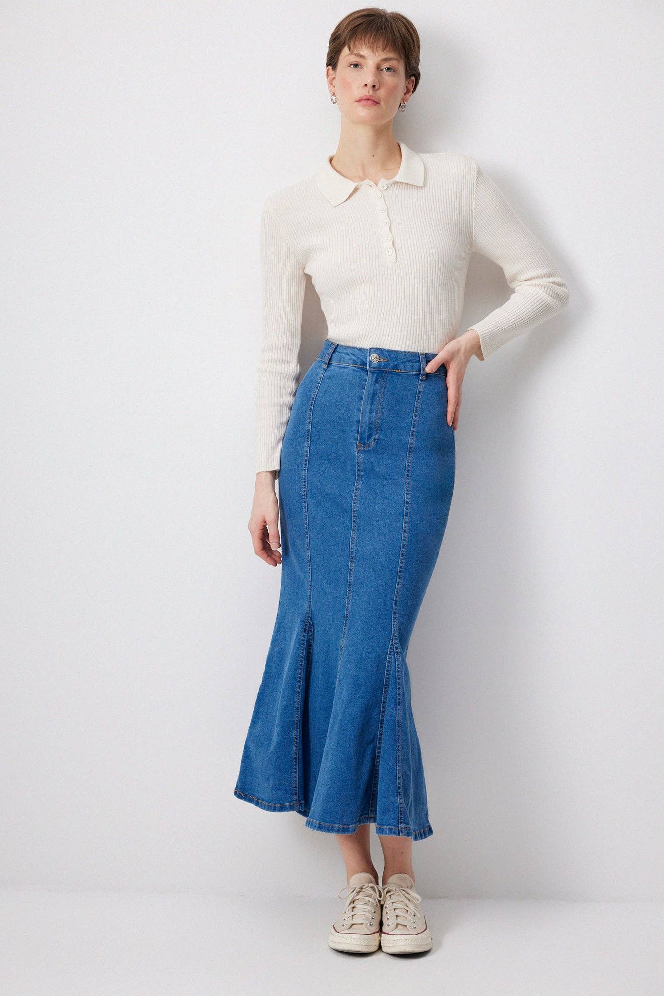 Gonna longuette in denim elasticizzato a sirena a vita alta