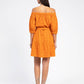 Abito corto off-shoulder in cotone sangallo arancione
