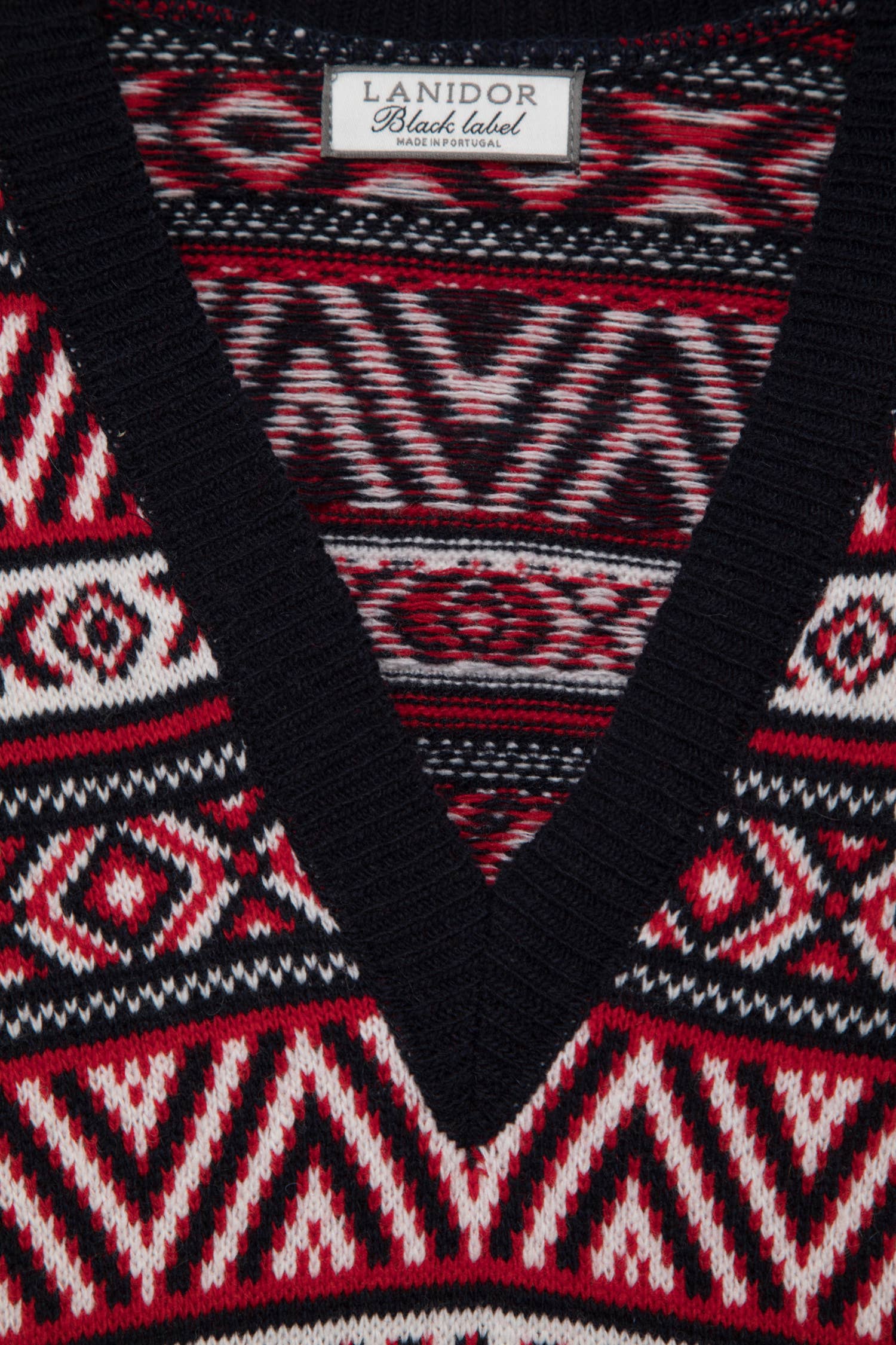 Abito in maglia jacquard con scollo a V