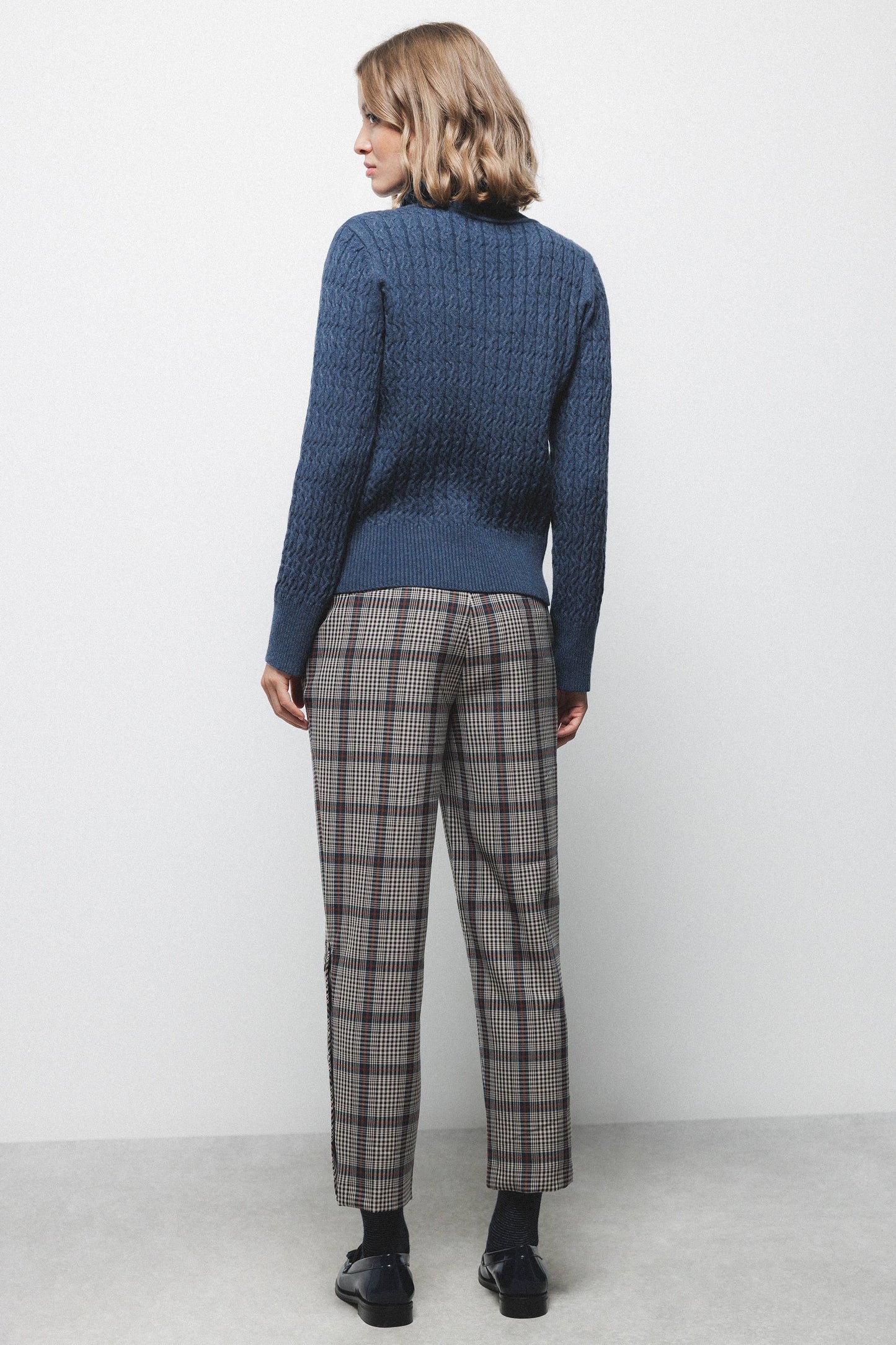 Pantaloni slim Principe di Galles con bottoni laterali