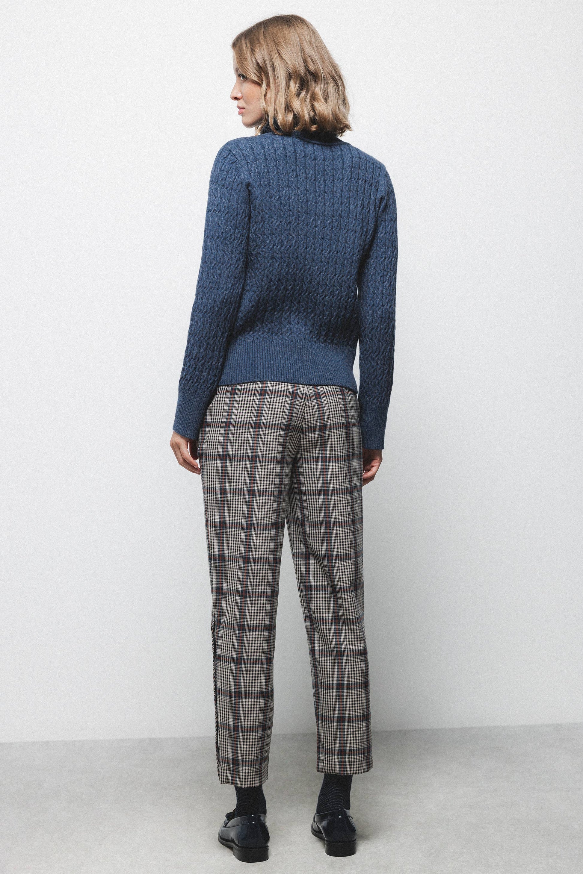 Pantaloni slim Principe di Galles con bottoni laterali