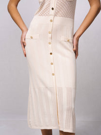 Abito midi in maglia aderente con bottoni dorati