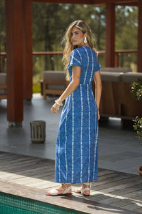 Abito lungo tie-dye con nodo in vita