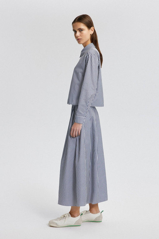 Completo camicia e gonna plissé a righe in cotone blu navy