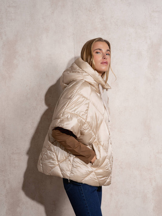 Cappa imbottita oversize con cappuccio e zip