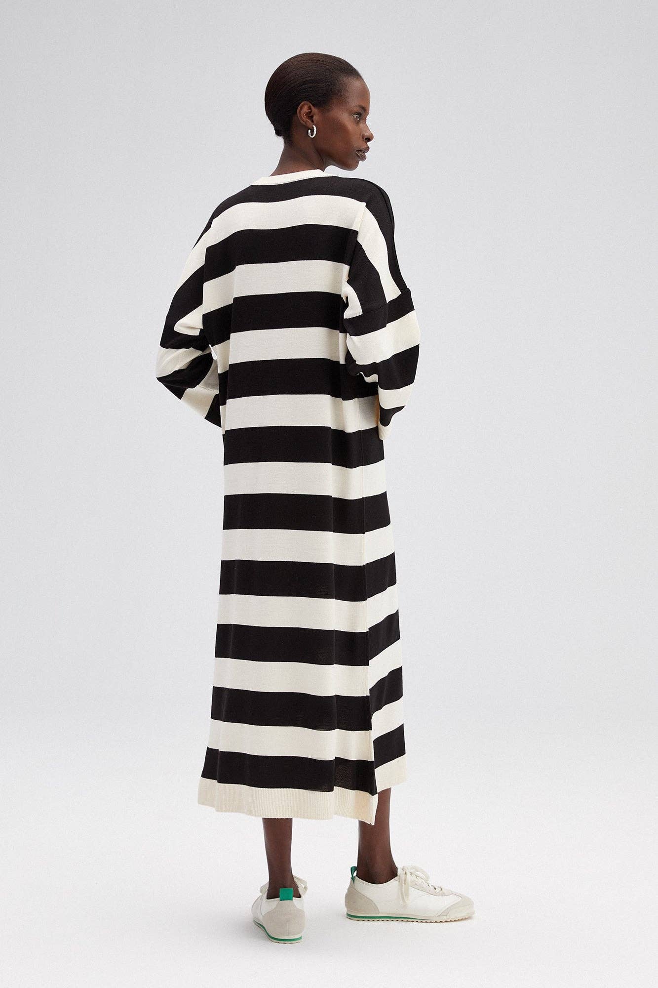 Abito midi oversize in maglia a righe larghe