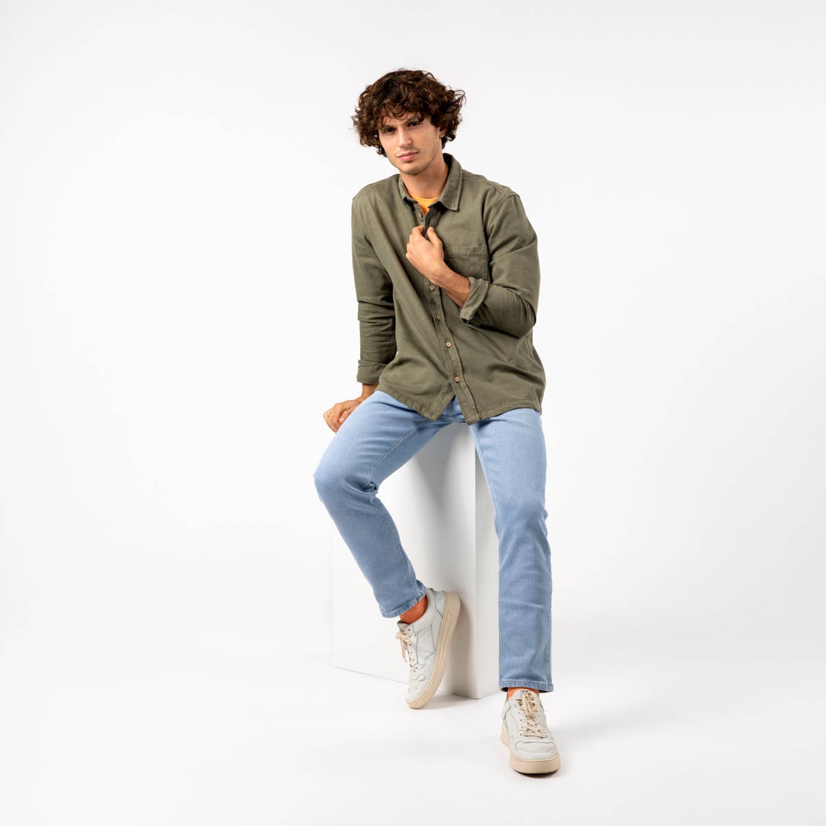 Sovracamicia in denim kaki da uomo