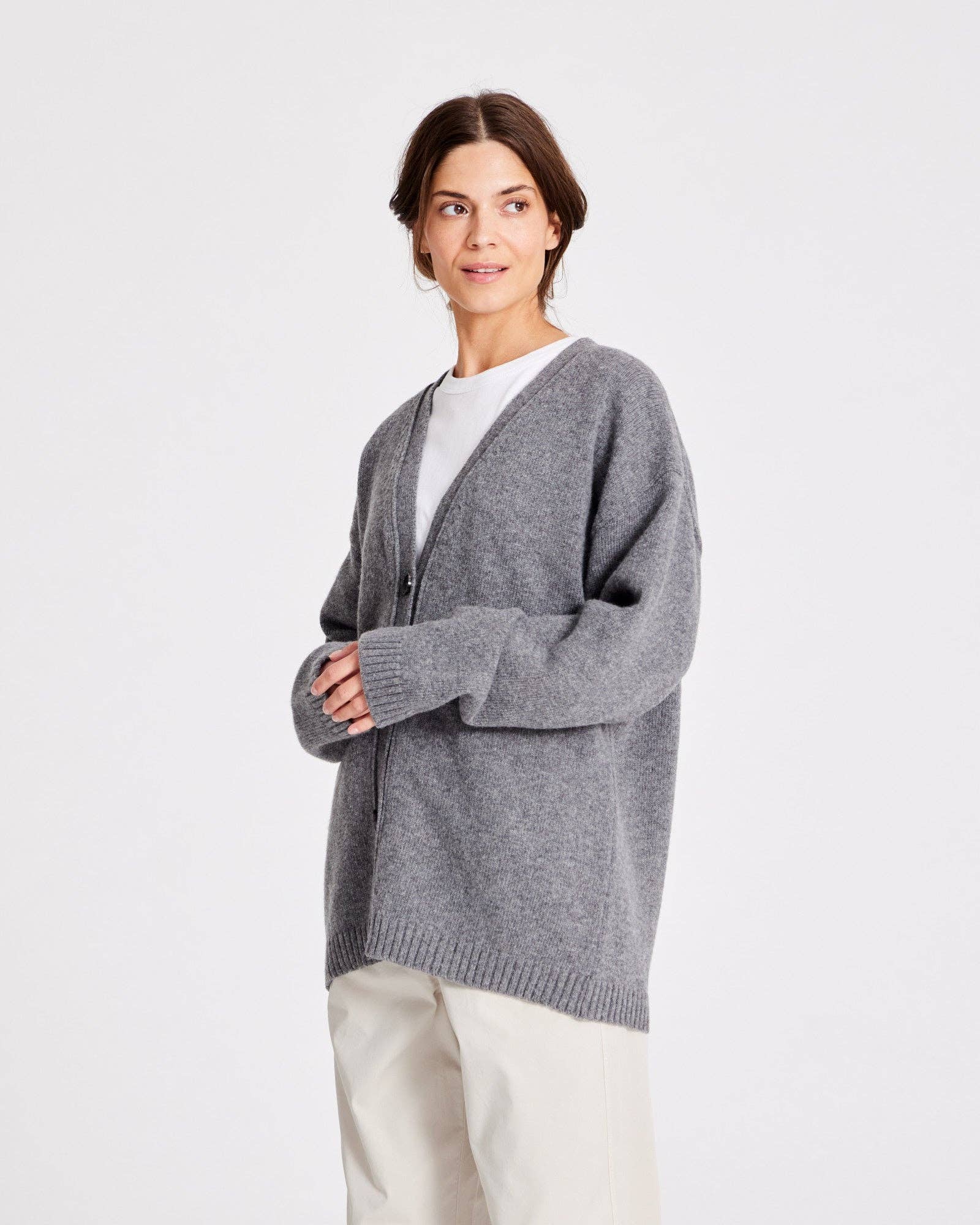 Cardigan Edith in lana d’agnello biologica grigio mélange