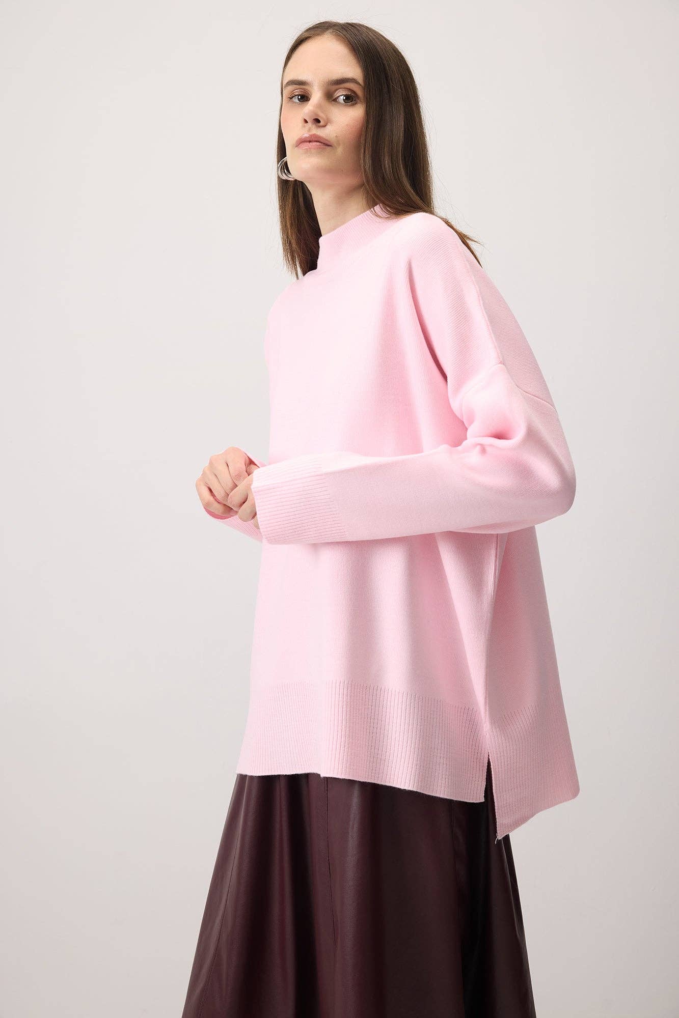 Maglione basic a collo alto in maglia rosa