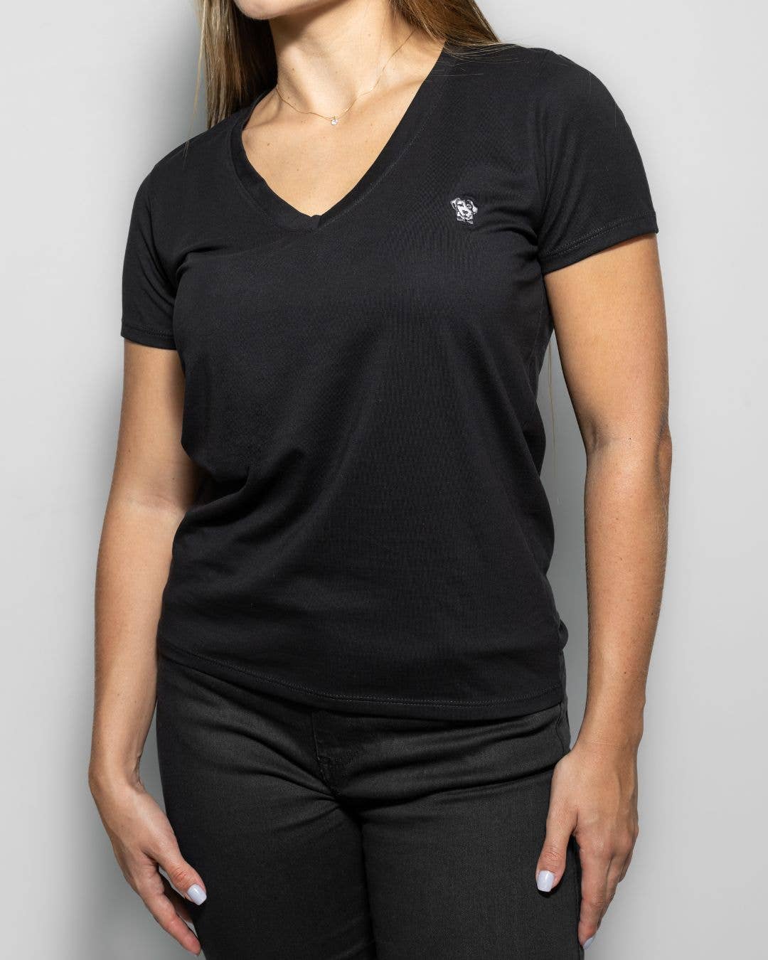 T-shirt nera antimacchia con scollo a V