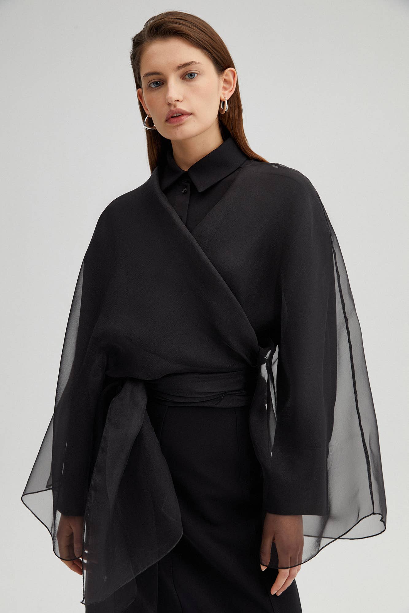 Giacca in organza nera con cintura