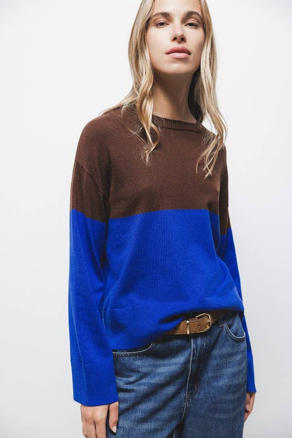 Maglione a maglia bicolore con finiture a coste