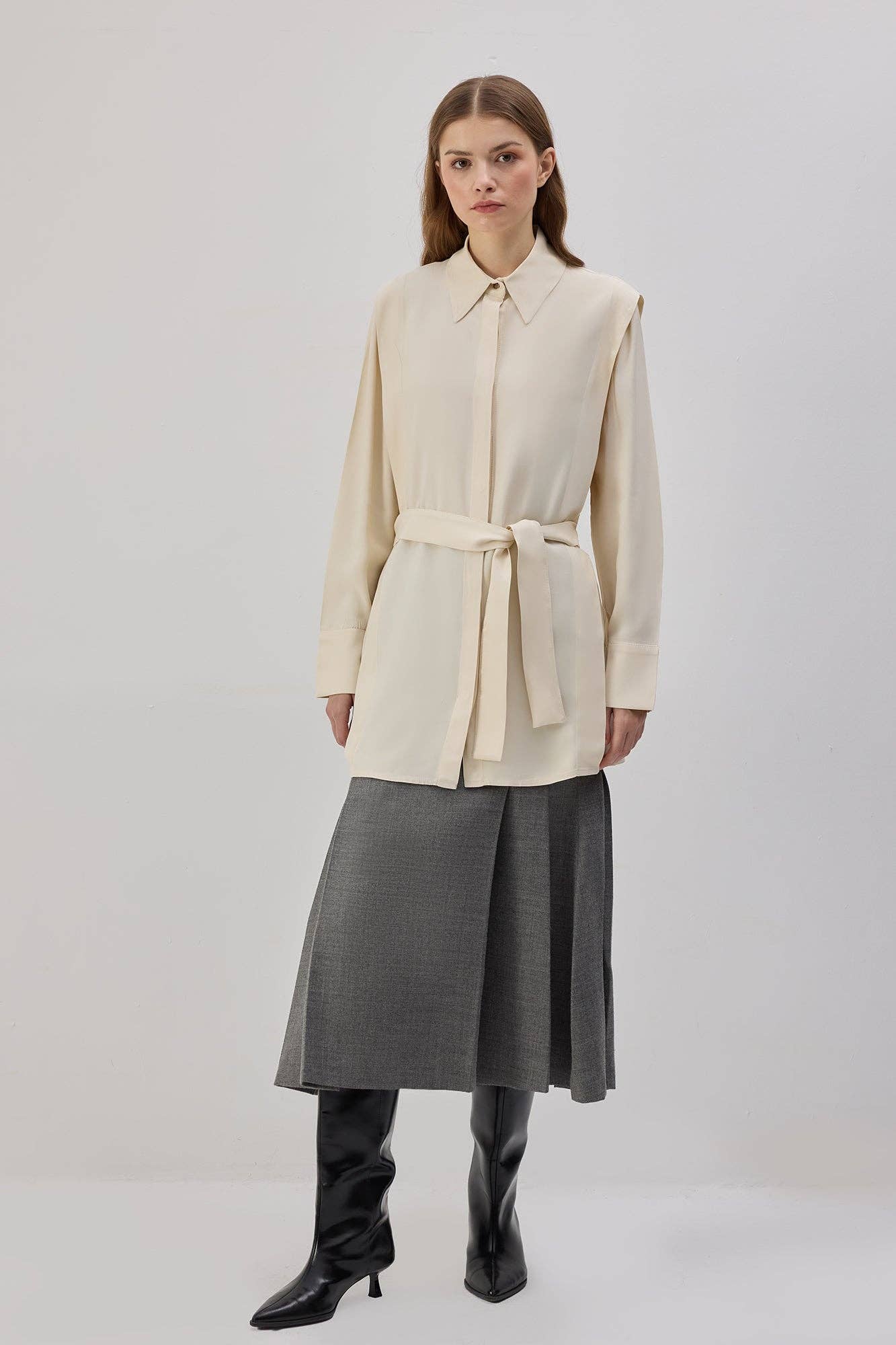 Camicia in raso con cintura