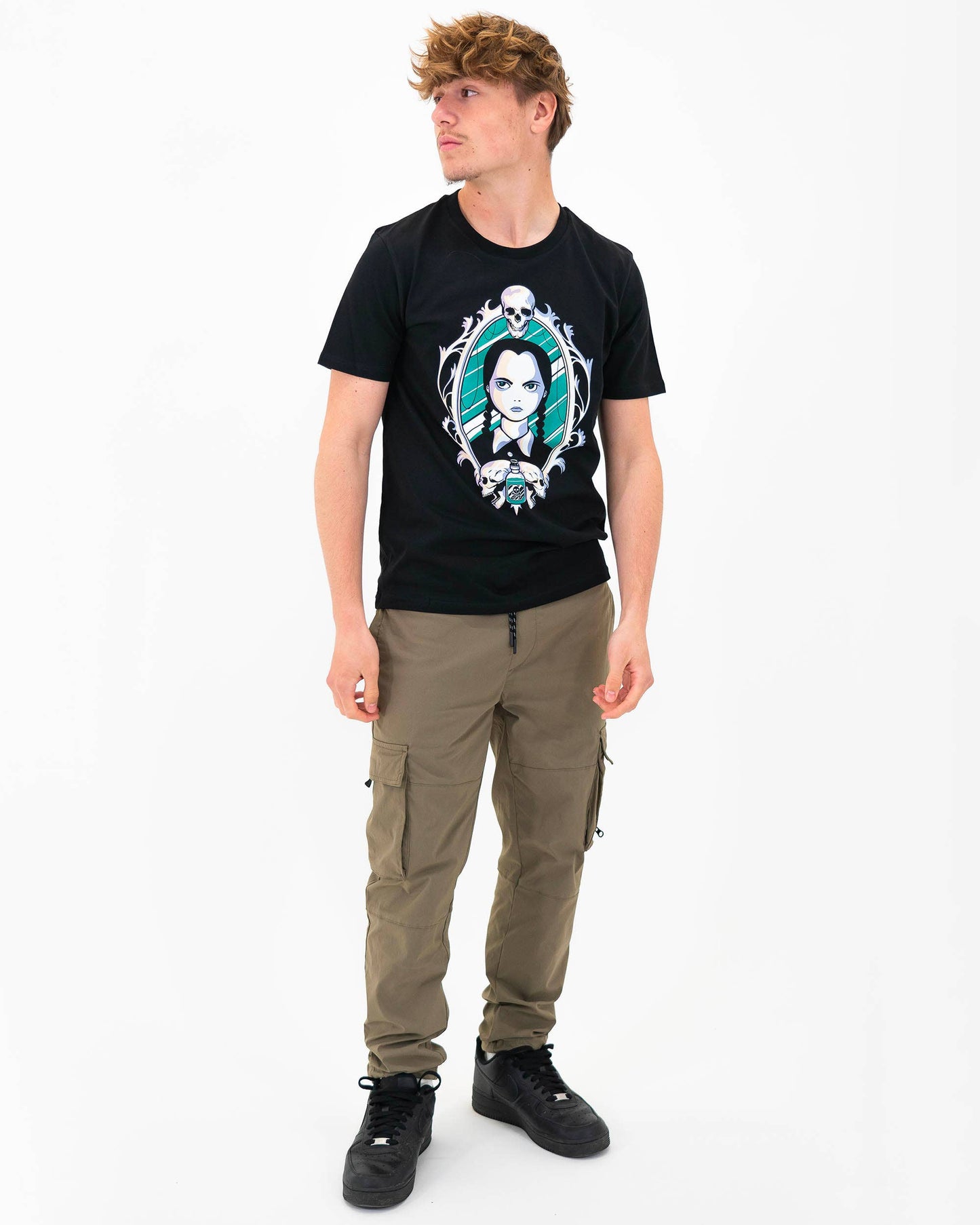 T-shirt Wednesday Addams con grafica Netflix