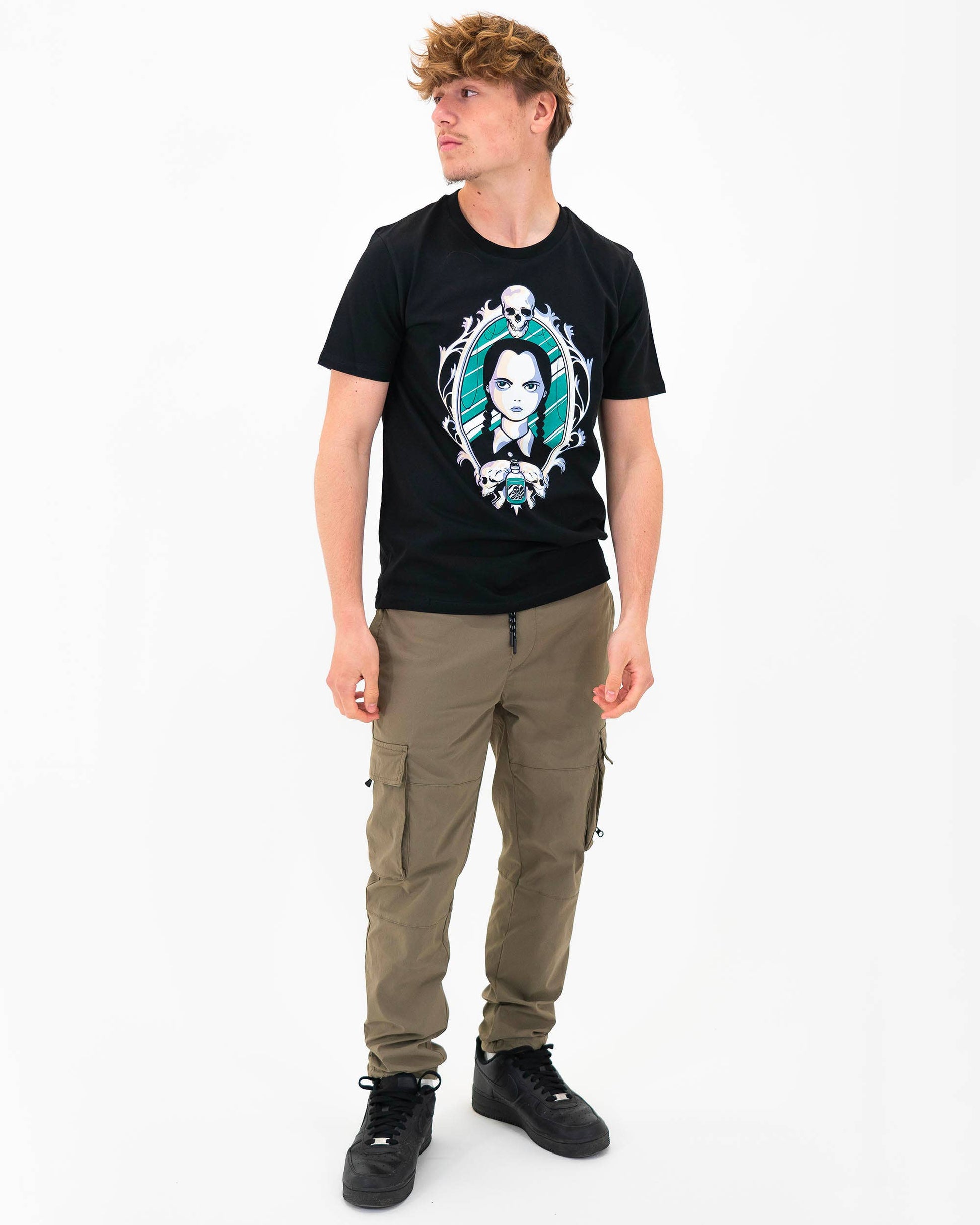 T-shirt Wednesday Addams con grafica Netflix