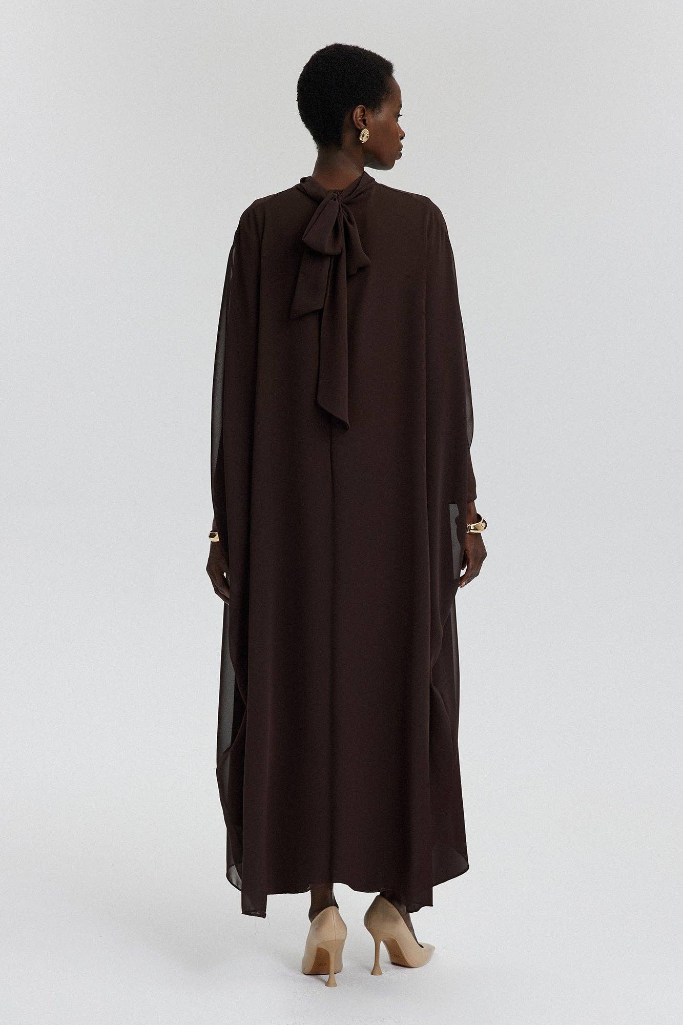 Abito lungo in chiffon con maniche a pipistrello