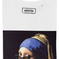 T-shirt unisex bianca con stampa artistica “La ragazza con la sigaretta”