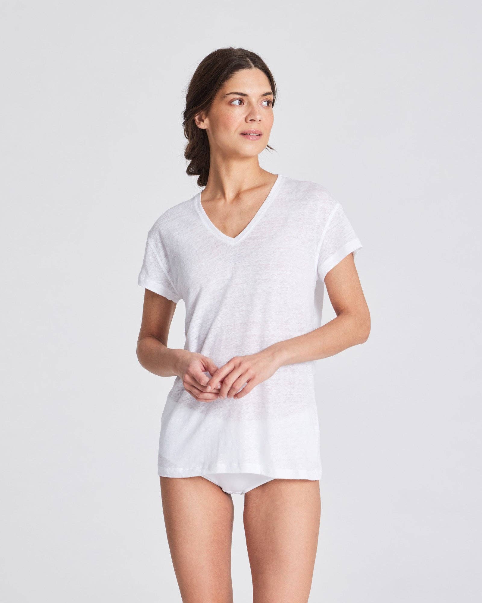 T-shirt in lino Simone bianca con scollo a V