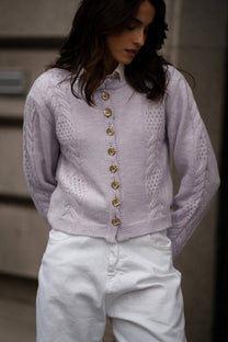 Cardigan corto in maglia con bottoni dorati