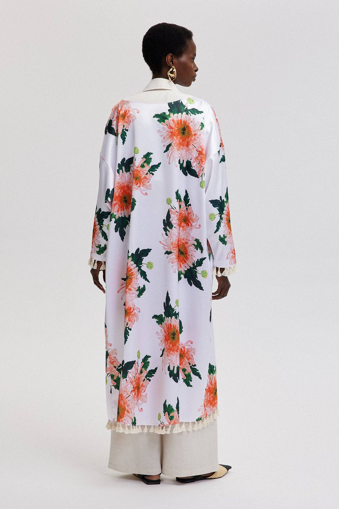 Kimono lungo con frange e stampa floreale