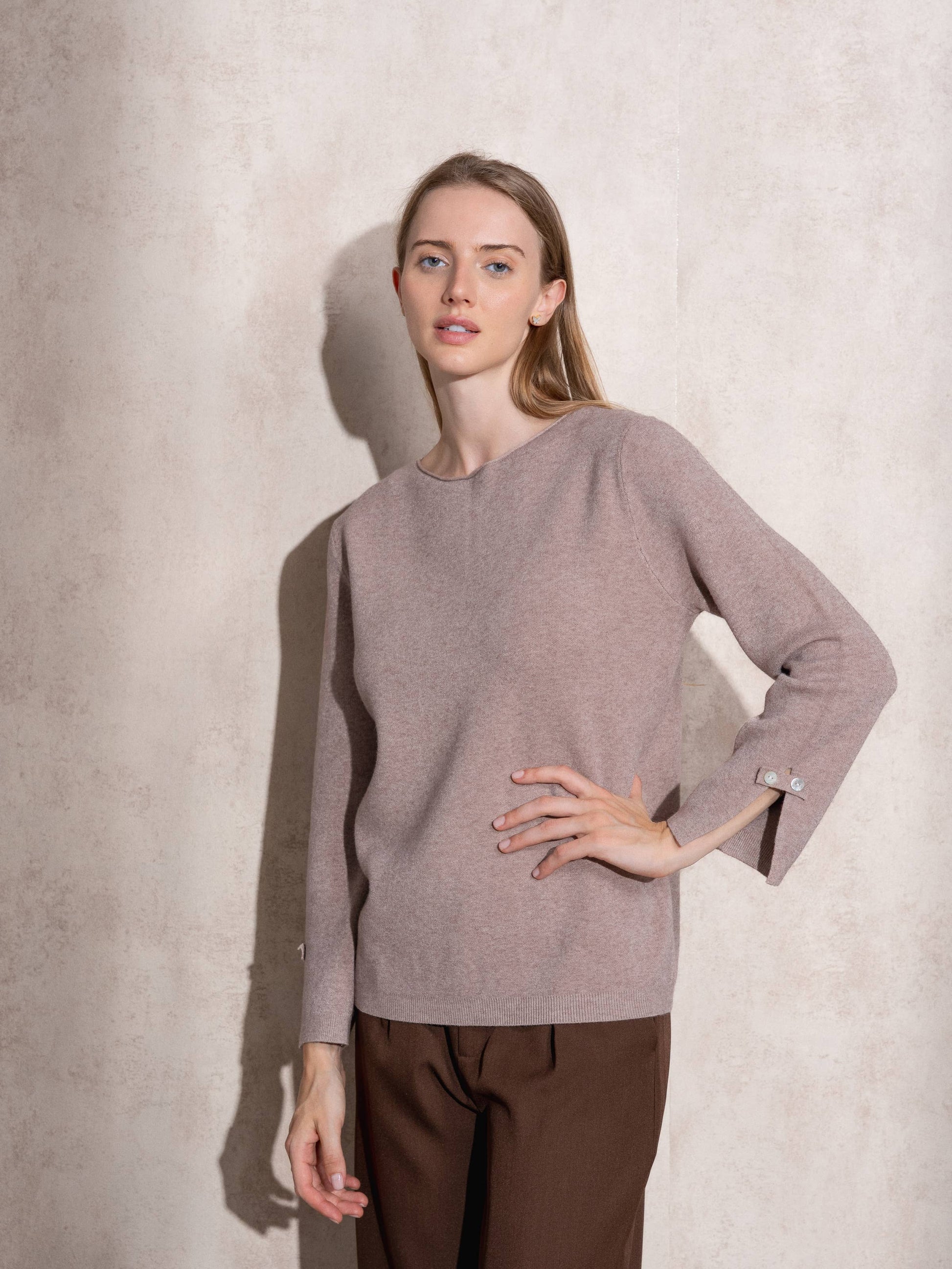 Maglione in maglia girocollo con polsini a spacchetto