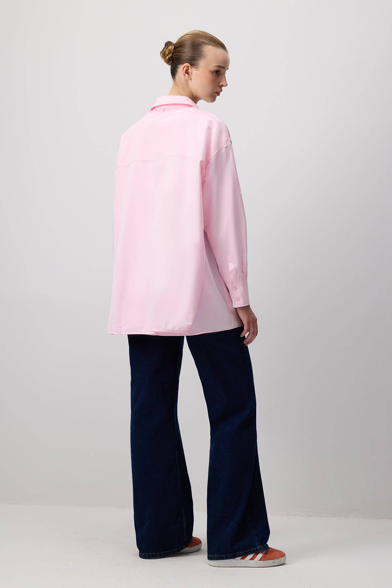 Camicia oversize con cravatta funzionale in misto cotone