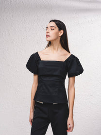 Blusa con scollo quadrato e maniche a sbuffo