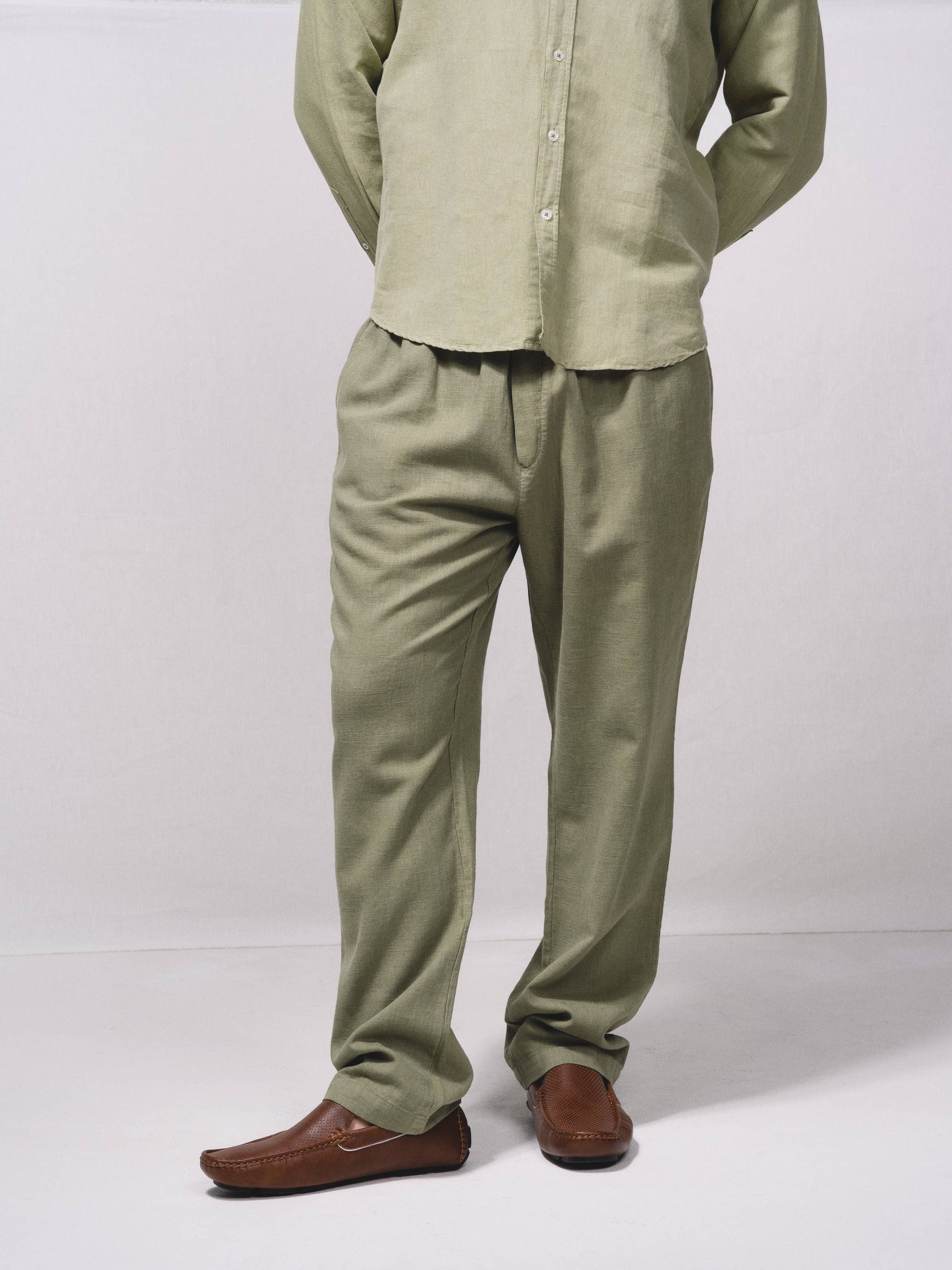 Pantaloni in lino misto cotone con vita elasticizzata