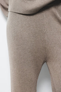 Pantaloni in maglia a coste a gamba dritta