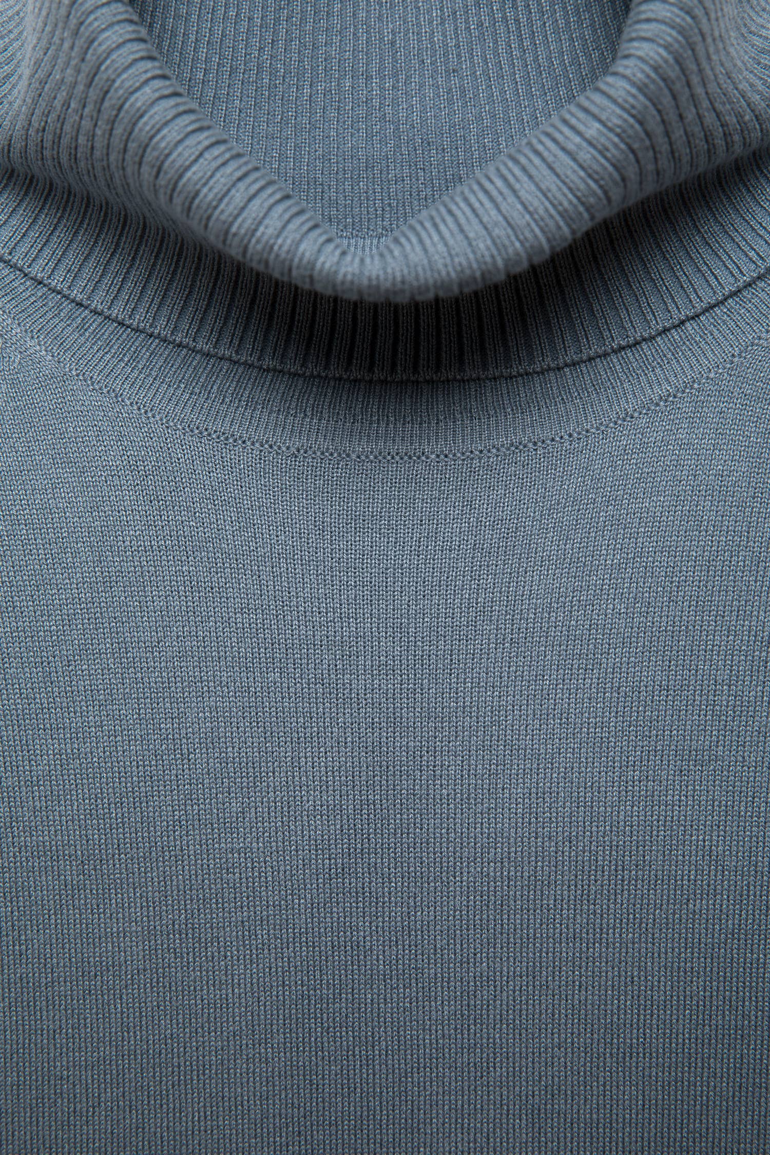 Maglione dolcevita in maglia rasata