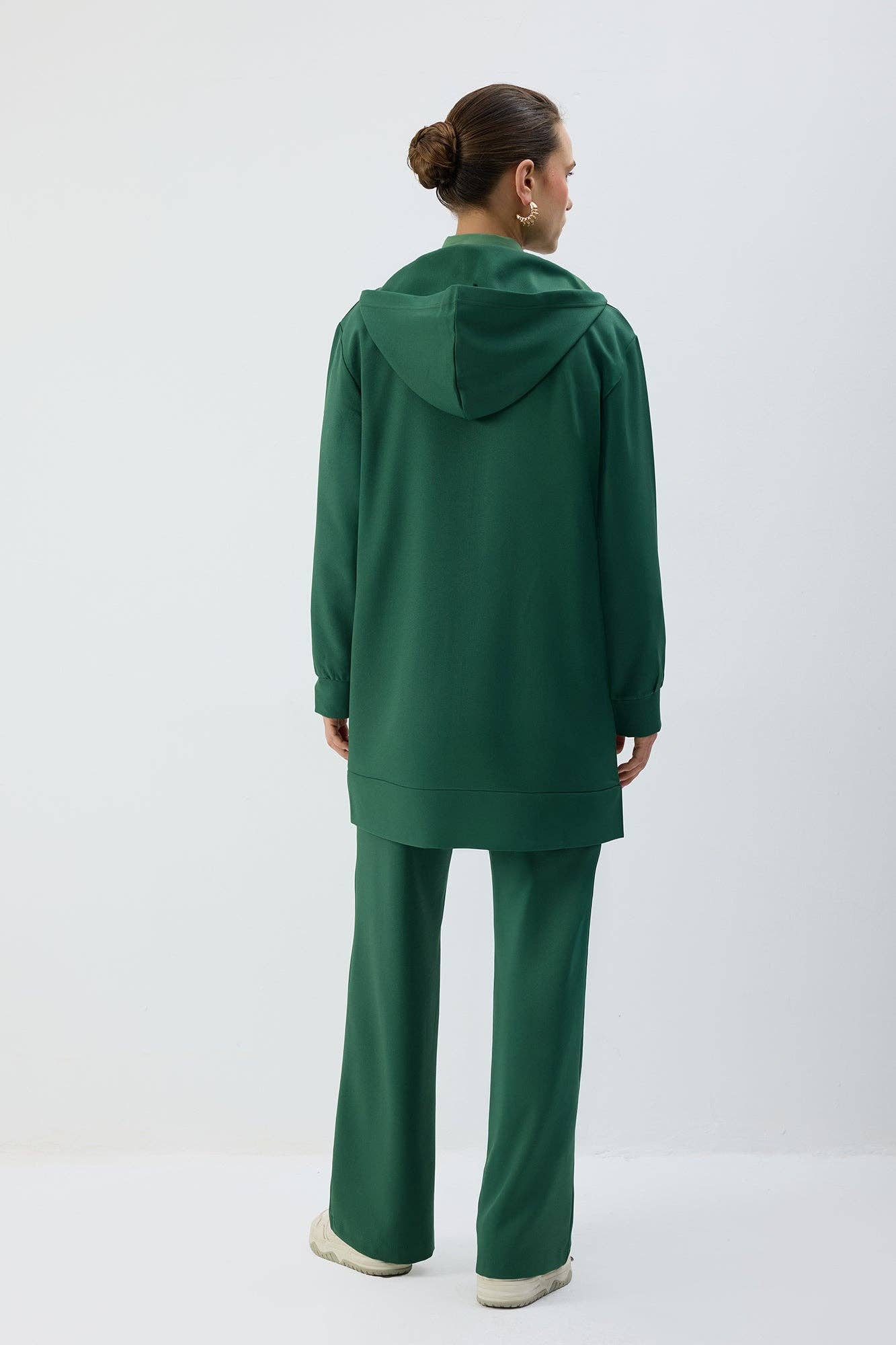 Giacca lunga con cappuccio e zip